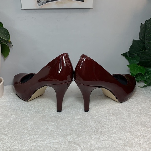 VALA BURGUNDY PATENT MADDEN GIRL by Steve Madden - Picture 10 of 12